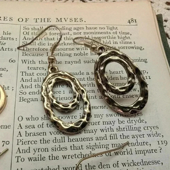 Vintage set  of 5 goldtone drop dangle earrings - Picture 5 of 12